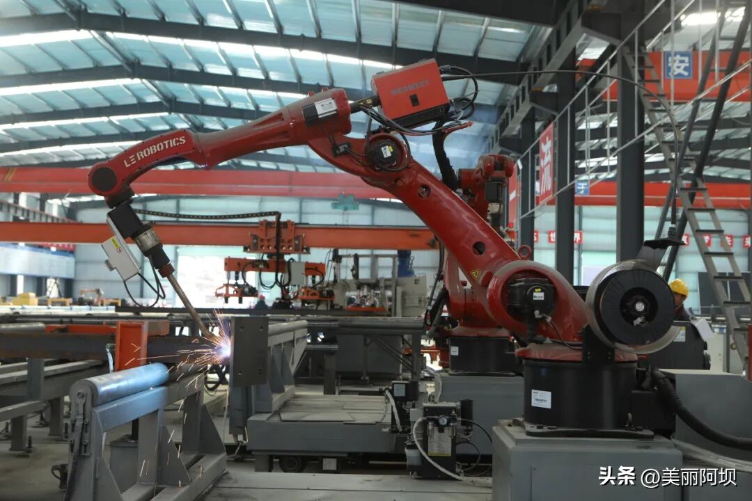 川西北高原高速公路建设提速_高速桥梁_川汶高速桥梁桩基突破一万米